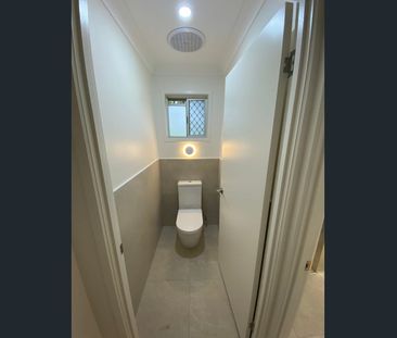 Beautifully renovated, Single Storey Duplex in Central Southport - Photo 5