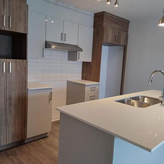 2 CH - 2 SDB - Laval - $2,375 /mo - Photo 1