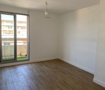 Location Appartement 3 pièces 72m² CAGNES SUR MER 06800 - Photo 2