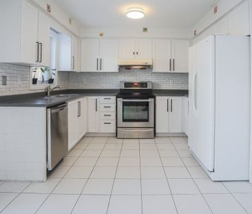 For Lease - 87 Woodriver Street, Richmond Hill, Ontario - Photo 1
