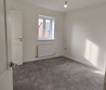 3 bedroom semi-detached house to rent - Photo 3