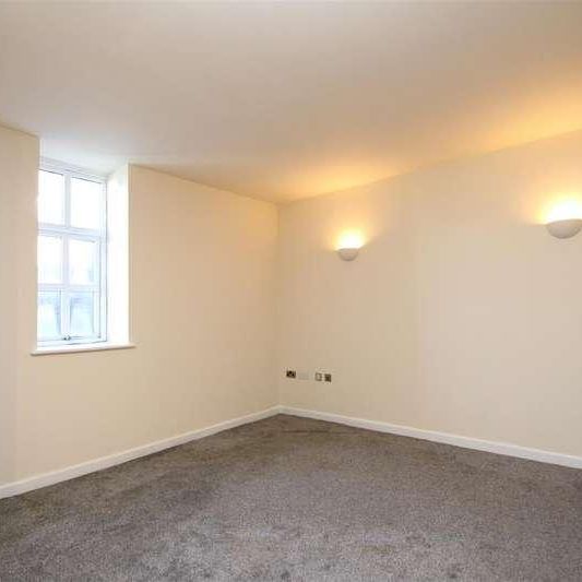 Albert Road, Queensbury, Bradford, BD13 - Photo 1