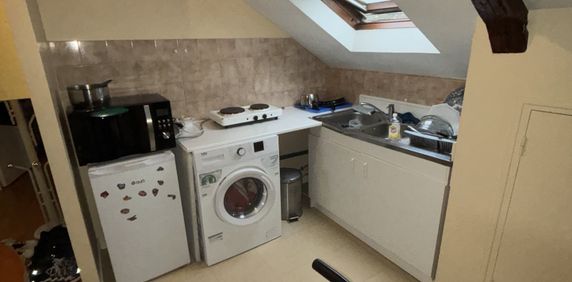 Location Appartement 2 pièces 21m² SABLE SUR SARTHE 72300 - Photo 2