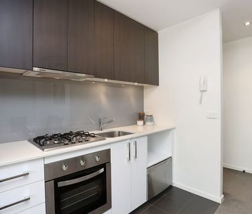 5/1526 High Street, Glen Iris VIC 3146 - Apartment For Rent | Domain - Photo 5