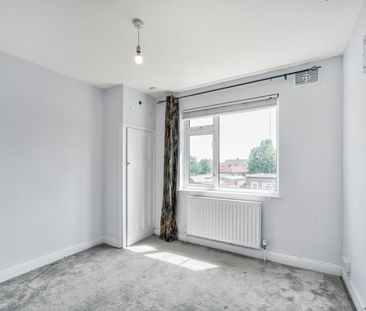 Woodcroft Crescent, Uxbridge, UB10 - Photo 4