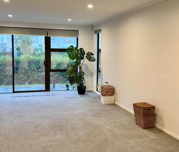 Papakura, 4 bedrooms - Photo 3