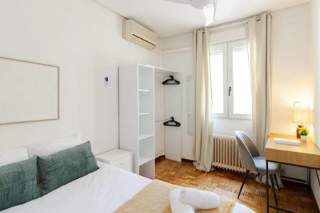 Calle de Fernández de la Hoz, Madrid, Community of Madrid 28010 - Photo 2