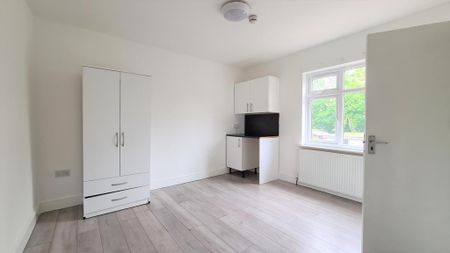 4 bedroom terraced house to rent - Photo 2