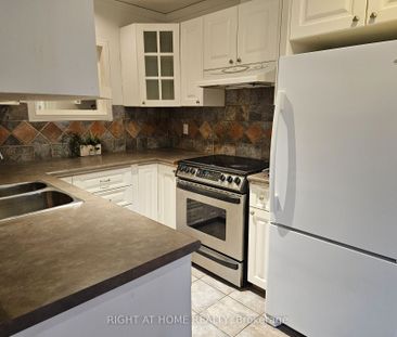 Condo Townhouse For Lease | W8120906 - Photo 6