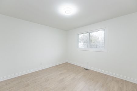 For Lease - 3045 Portage Road, Niagara Falls, Ontario - Photo 4