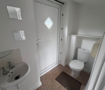 London Road - Photo 2