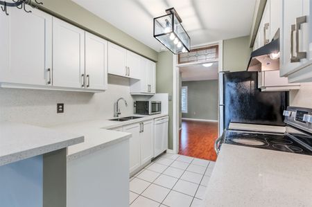 For Lease - 5230 Glen Erin Drive Unit# 98, Mississauga, Ontario - Photo 4