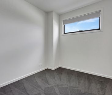 7 Rakia Lane, Fraser Rise VIC 3336 - Townhouse For Rent | Domain - Photo 1
