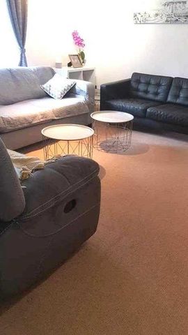 3 bedroom apartment to rent - Photo 2