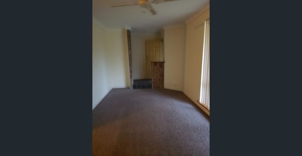 Family-Friendly Comfort Near Parks & Transport! - Photo 1