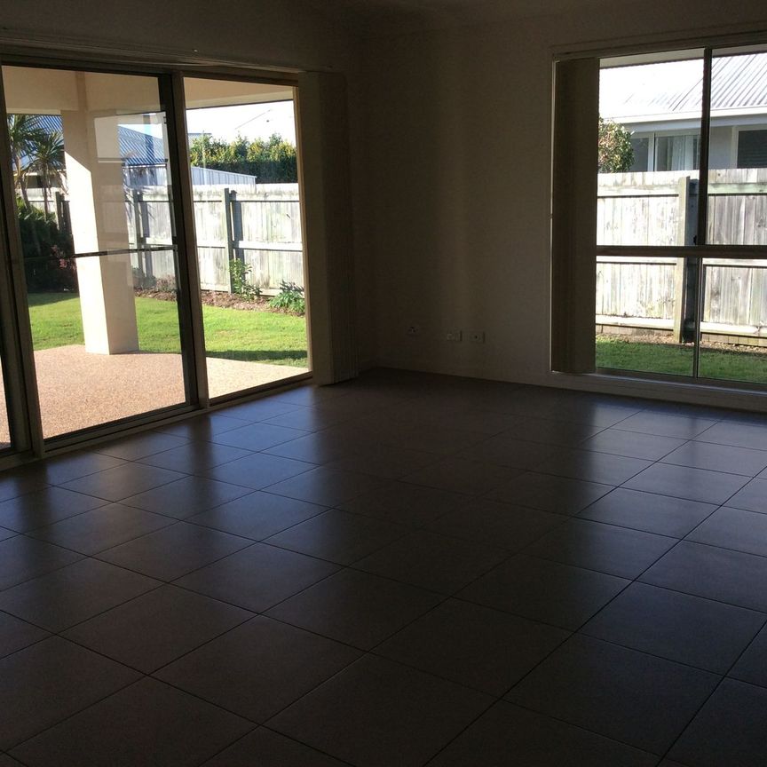 7 Davis Street, 4556, Sippy Downs Qld - Photo 1