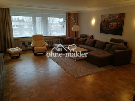 Großzügige 3,5-Zimmer-Wohnung mit Einbauküche, 2 Balkonen und Garage in zentraler Lage - Photo 5