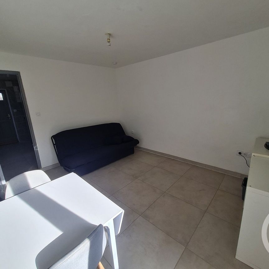 Location Appartement 1 pièce 23m² ROGNAC 13340 - Photo 1