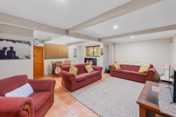 Spacious Family Home in Highly Sought After Location - Photo 1