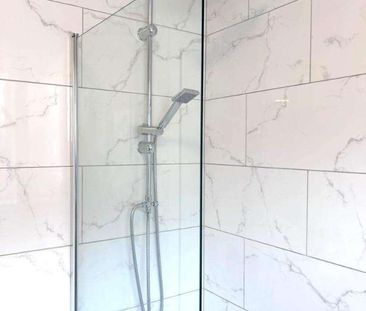 Surrey Avenue, Oldham, OL2 - Photo 6