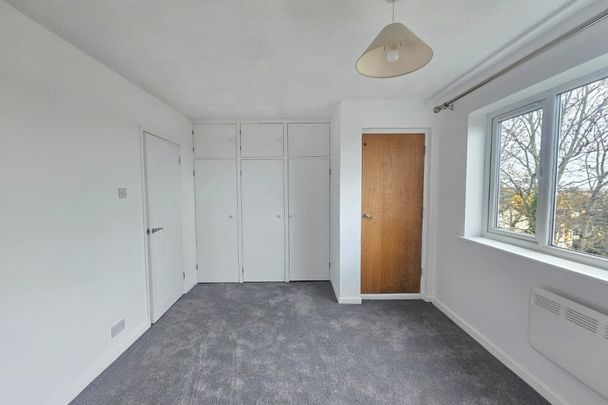 Runnymede Court, West End, SOUTHAMPTON - Photo 1