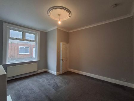 3 bedroom terraced house to rent - Photo 4