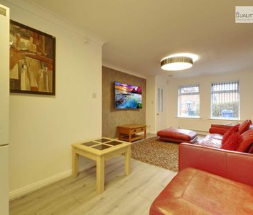 1 bedroom in a house share to rent - Photo 1