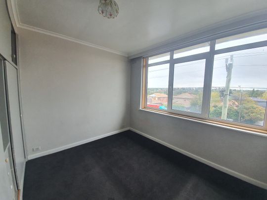 Convenient Two-Bedroom Apartment, Walk to Chadstone! - Photo 1