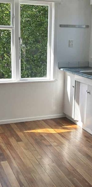 Comfort, space and charm in a great location - Photo 1