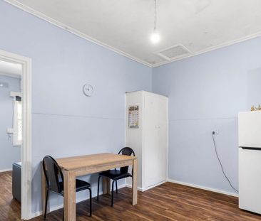 Fully Renovated House in Elizabeth Grove... - Photo 3