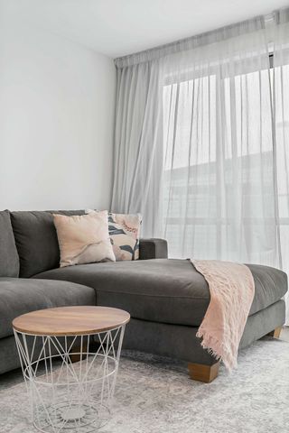 Stylish, Easy Living - Photo 4