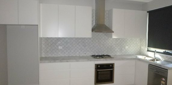 NEAR NEW 3 BEDROOM TOWNHOUSE IN HEART OF SPRINGVALE - Photo 2