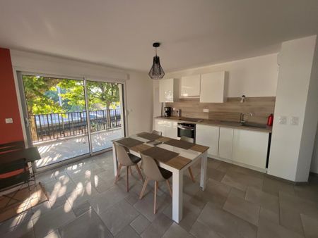 Location Appartement 2 pièces Meublé 53m² NEUVILLE SUR SAONE 69250 - Photo 4