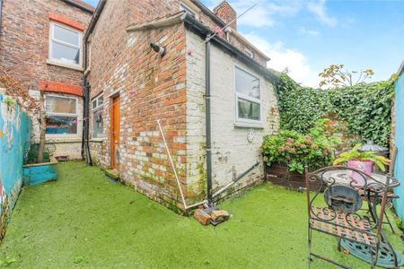 Ampthill Road, Liverpool, L17 - Photo 2