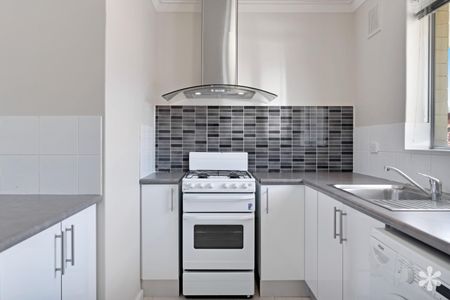 5/8 Rutland Avenue - Photo 2