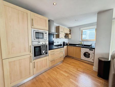 2 bedroom flat to rent - Photo 4