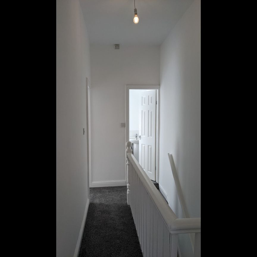 2 Bed Terraced House, Thornton Road, M14 - Photo 1