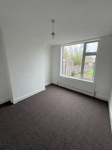 3 Bed Terraced House, Macdonald Road, CV2 - Photo 3
