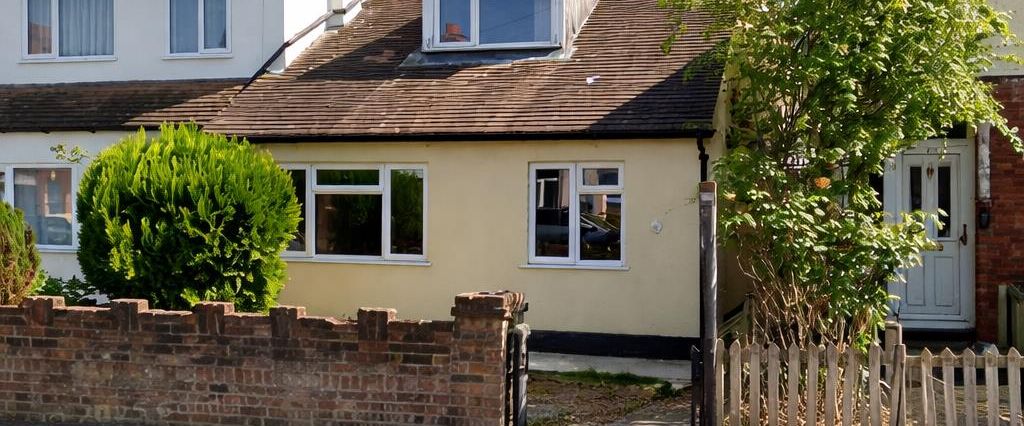 Albemarle Gardens, New Malden KT3, London - Photo 1