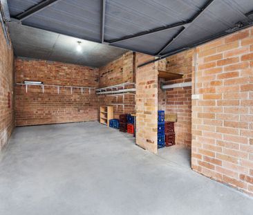 Exceptionally located for ultra-convenience - Photo 4