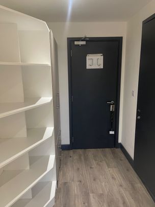 Studio Flat, Dumfries Street, LU1 - Photo 1