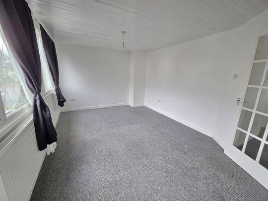 2 bedroom end of terrace house to rent - Photo 1