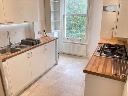 4 Bed Flat, Very Near Haven Green Area, W5 - Photo 4