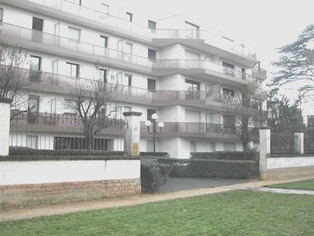 Ref n° 28403 - TYPE 4 QUARTIER ALLEE DU PARC - Photo 3