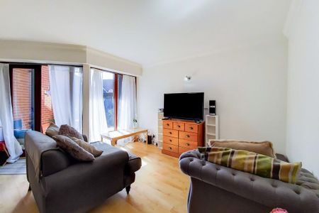 2 bedroom flat to rent - Photo 2