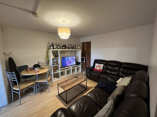 Fountayne House, Lawrence Square - P10024 - Photo 1