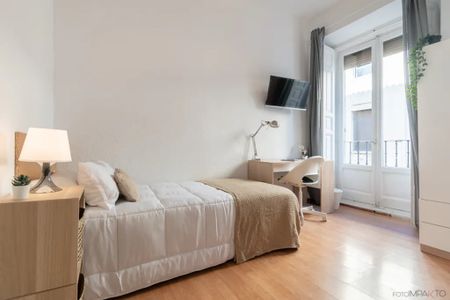 Calle de San Vicente Ferrer, Madrid, Community of Madrid 28015 - Photo 5