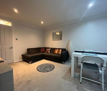 Osprey Close, West Drayton, UB7 - Photo 2