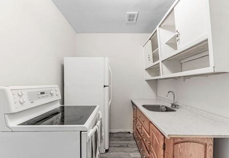 For Lease - 105 Twenty Fifth Street Unit# 20, Toronto, Ontario - Photo 5