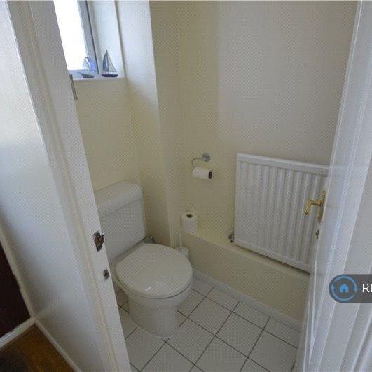 4 bedroom detached house to rent - Photo 1